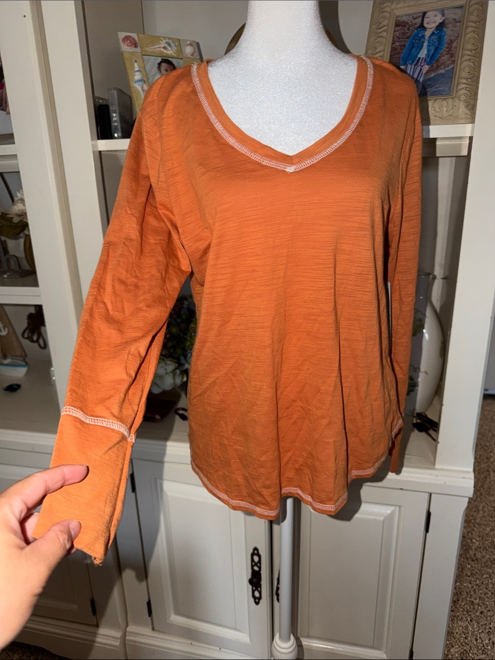 Classic V-Neck Longtt Sleeve Top in Rust Orange